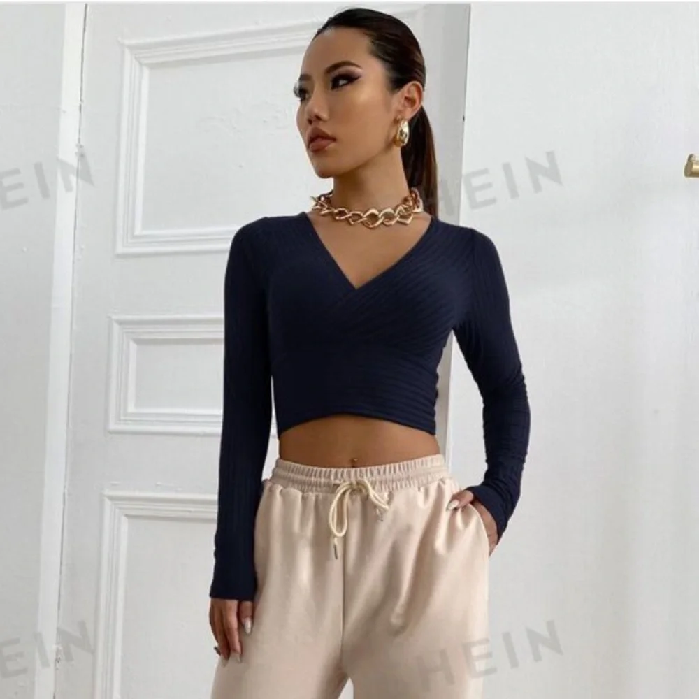 SHEIN Women’s Medium Navy Blue Cropped Long Sleeve Wrap Top - Picture 3 of 7